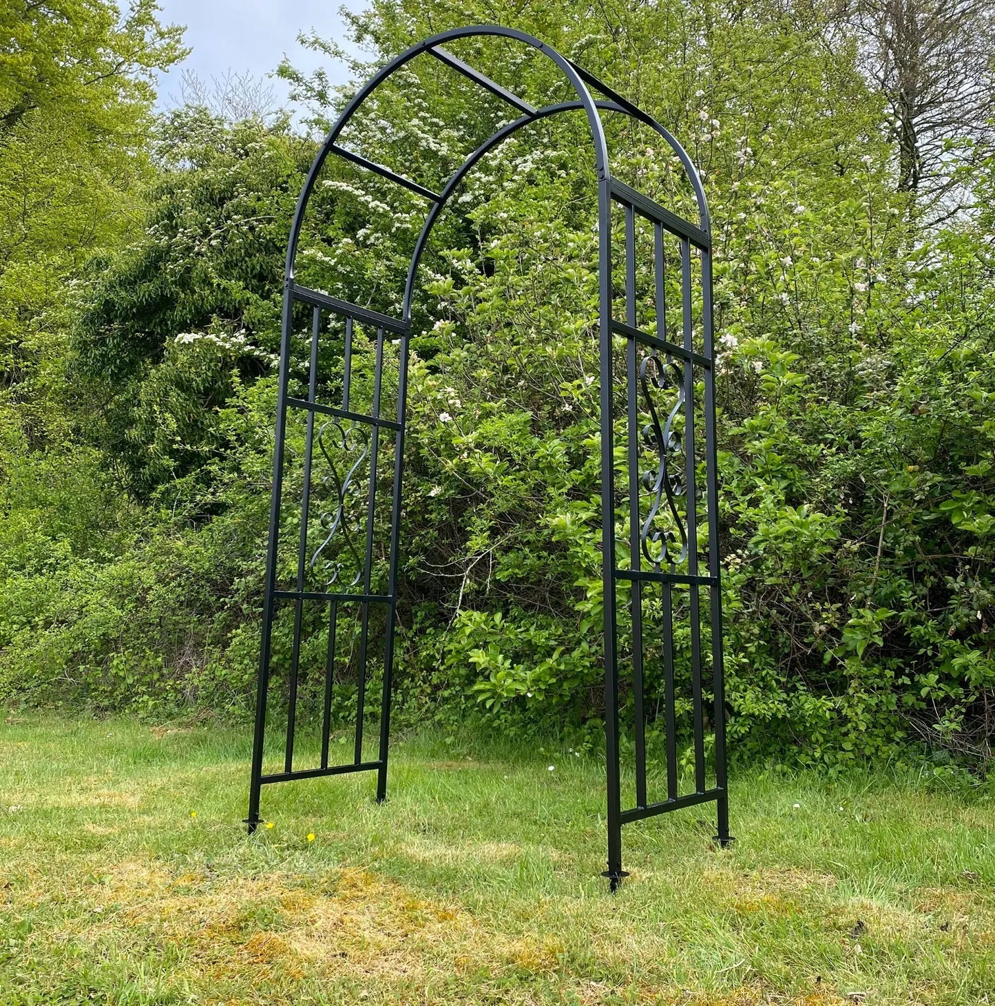 Metal Garden Arches & Arbours | Rose Climbing Plant Support Trellis Frames