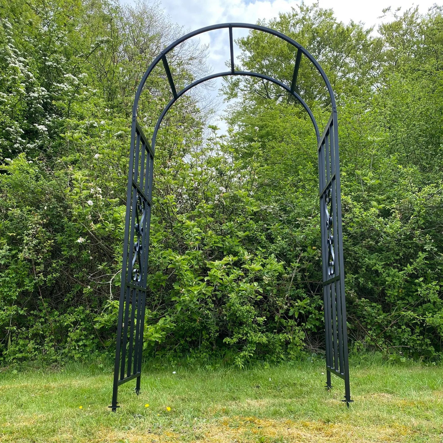 Metal Garden Arches & Arbours | Rose Climbing Plant Support Trellis Frames